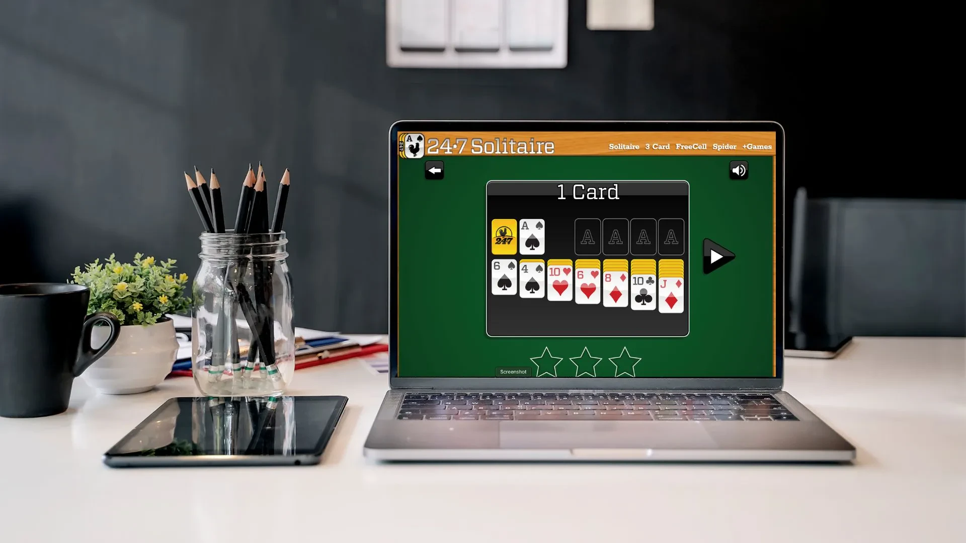 A screen displaying a game in the 247 Solitaire webpage